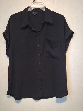 Julia Black Short-Sleeve Button-Down Shirt